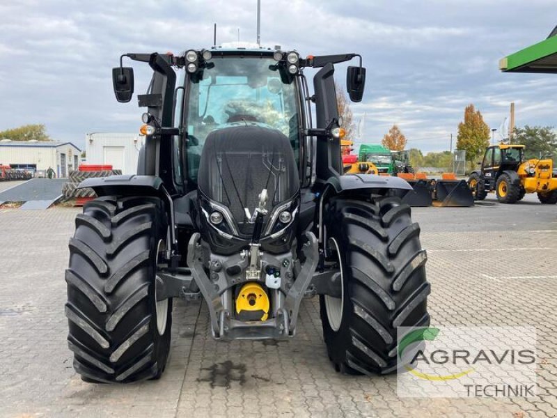 Traktor of the type Valtra T 235 D, Gebrauchtmaschine in Calbe / Saale (Picture 9)
