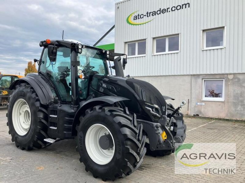Traktor of the type Valtra T 235 D, Gebrauchtmaschine in Calbe / Saale (Picture 8)