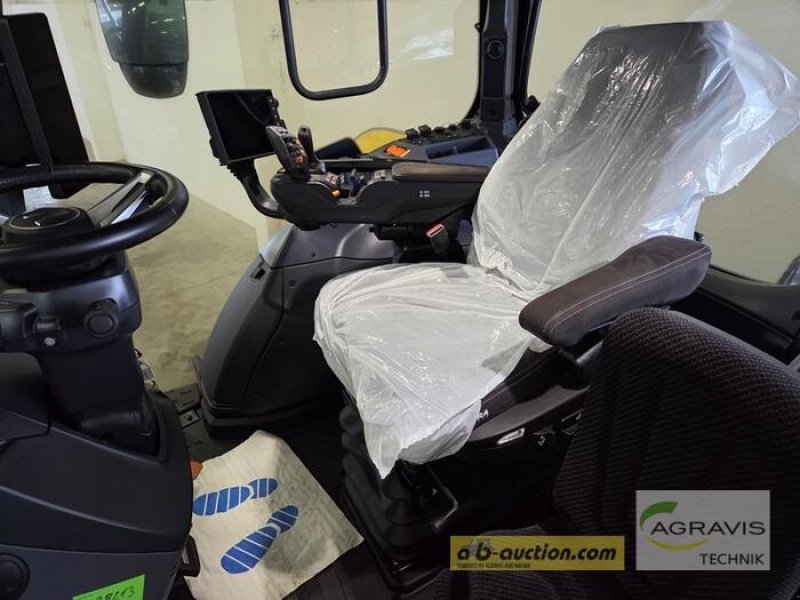 Traktor typu Valtra T 235 D, Gebrauchtmaschine w Calbe / Saale (Zdjęcie 9)