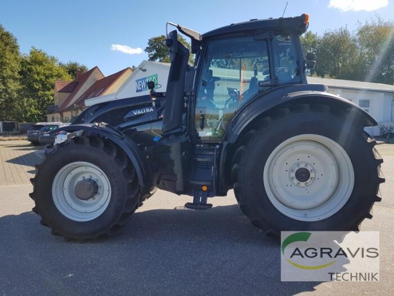 Traktor of the type Valtra T 235 D, Gebrauchtmaschine in Nartum (Picture 19)