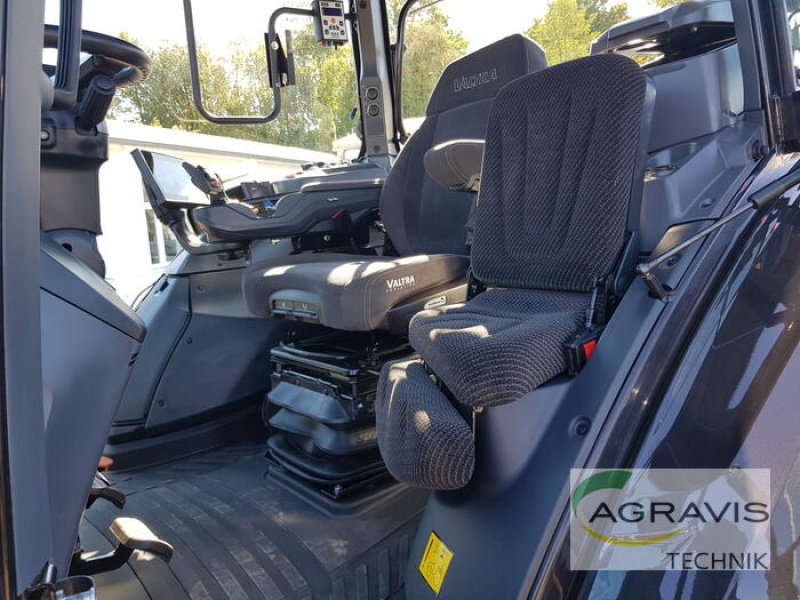 Traktor of the type Valtra T 235 D, Gebrauchtmaschine in Nartum (Picture 21)