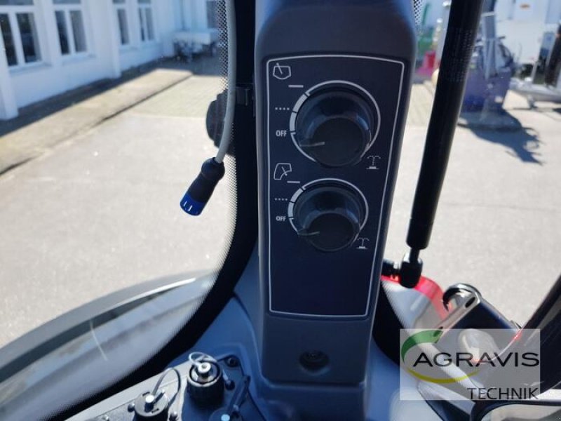 Traktor of the type Valtra T 235 D, Gebrauchtmaschine in Nartum (Picture 30)