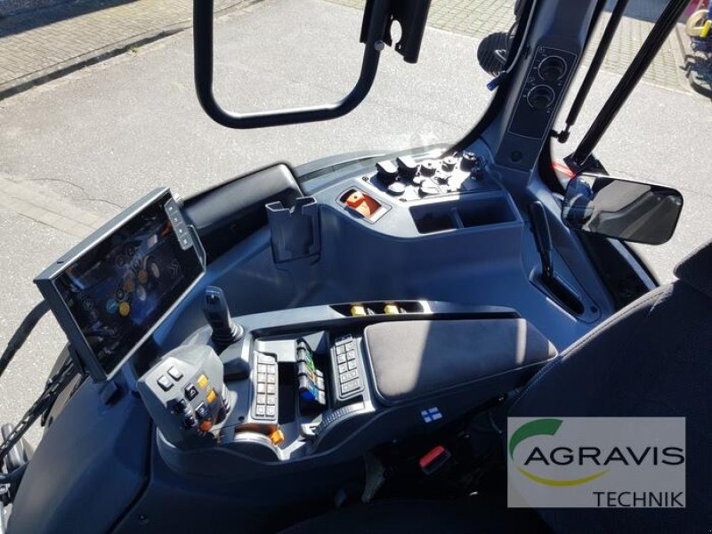 Traktor of the type Valtra T 235 D, Gebrauchtmaschine in Nartum (Picture 23)