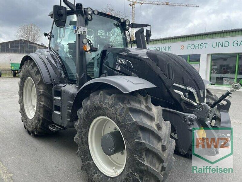 Traktor des Typs Valtra T 235 D, Vorführmaschine in Lorsch (Bild 1)