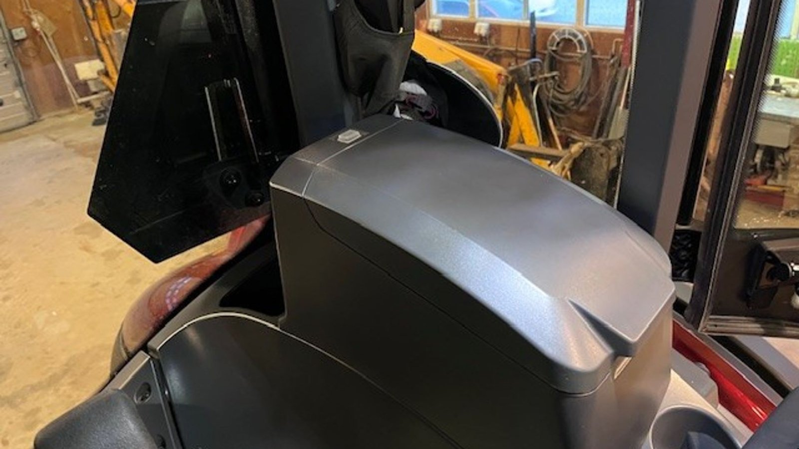 Traktor of the type Valtra T 235 Direct  T 235 Direct, Gebrauchtmaschine in Sakskøbing (Picture 11)