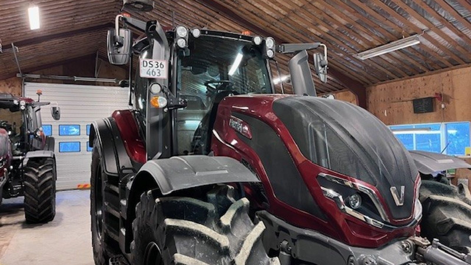 Traktor of the type Valtra T 235 Direct  T 235 Direct, Gebrauchtmaschine in Sakskøbing (Picture 1)