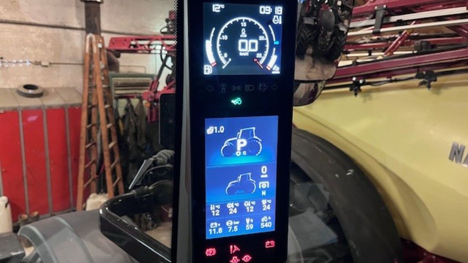 Traktor of the type Valtra T 235 Direct  T 235 Direct, Gebrauchtmaschine in Sakskøbing (Picture 14)