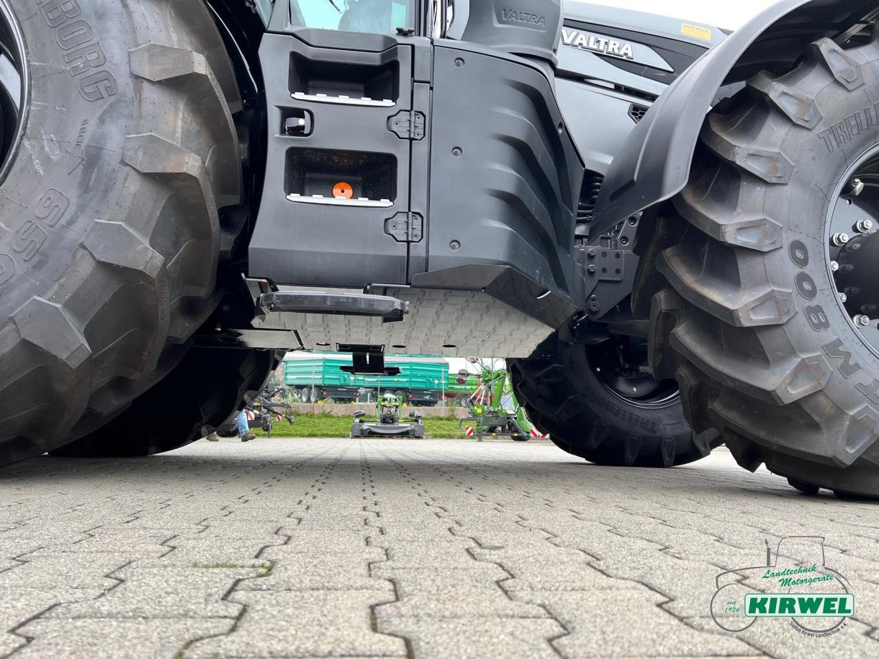 Traktor des Typs Valtra T 235 Direct, Neumaschine in Blankenheim (Bild 11)
