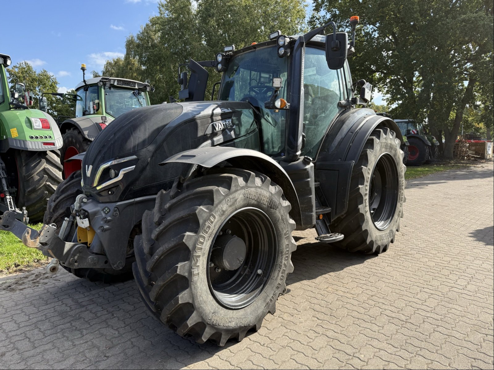 Traktor des Typs Valtra T 235 Direct, Gebrauchtmaschine in Bützow (Bild 2)