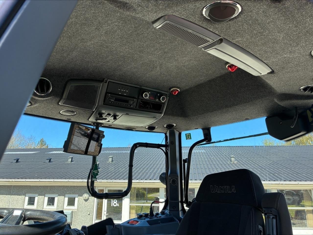 Traktor tipa Valtra T 235 DIREKT, Gebrauchtmaschine u Kjellerup (Slika 9)