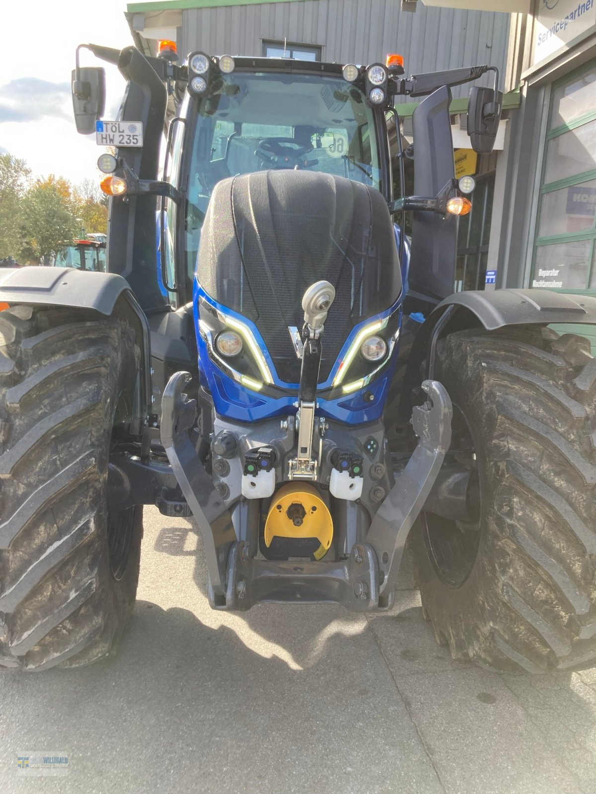 Traktor des Typs Valtra T 235 Versu, Gebrauchtmaschine in Wackersberg (Bild 2)