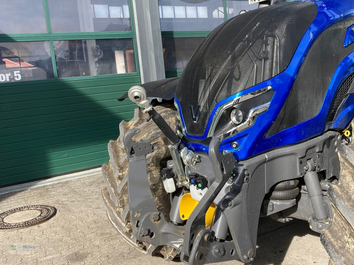 Traktor des Typs Valtra T 235 Versu, Gebrauchtmaschine in Wackersberg (Bild 3)