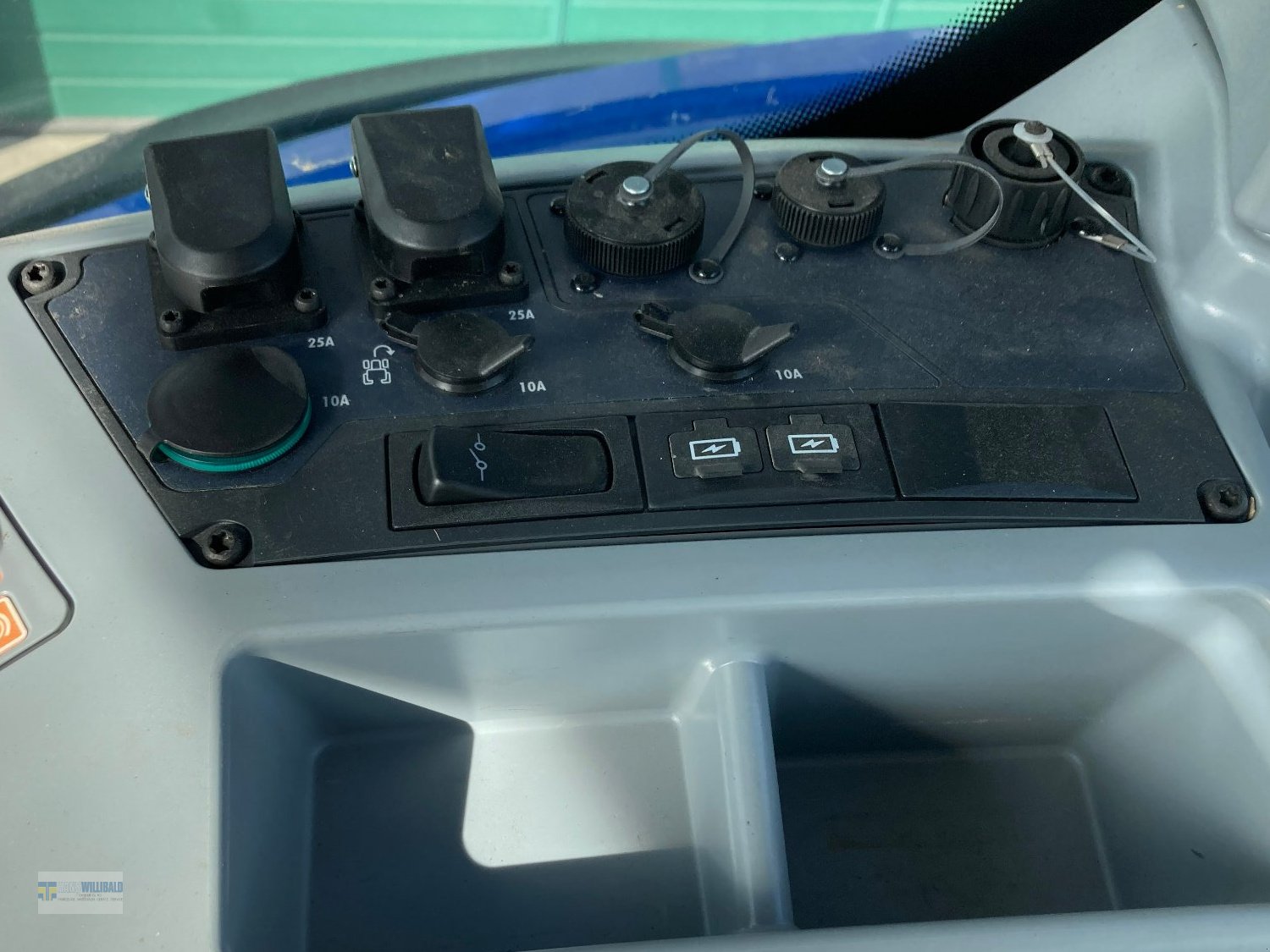 Traktor des Typs Valtra T 235 Versu, Gebrauchtmaschine in Wackersberg (Bild 9)