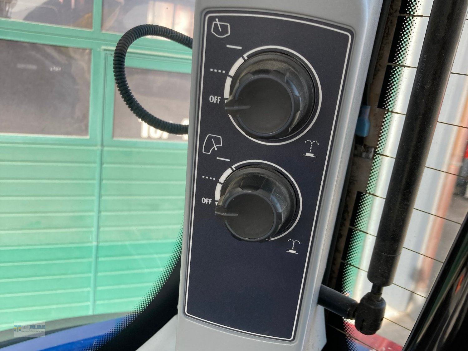 Traktor des Typs Valtra T 235 Versu, Gebrauchtmaschine in Wackersberg (Bild 10)