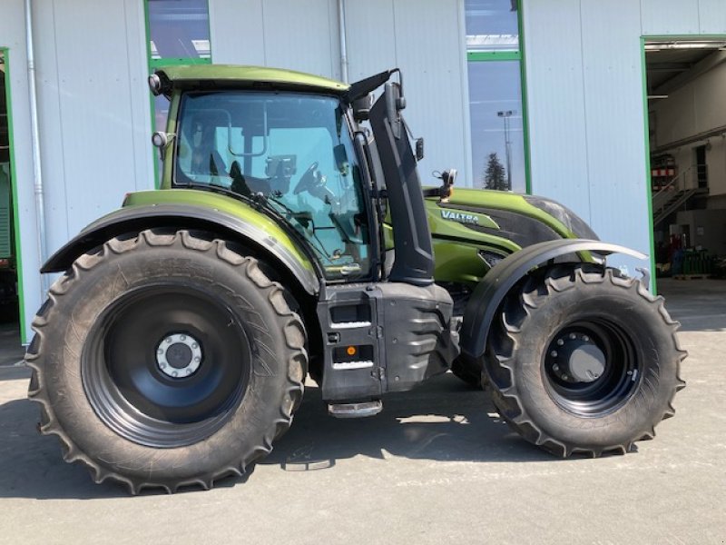 Valtra T 235 Versu, Gebrauchtmaschine, Baujahr: 2022, Betriebsstunden: 1248 Stunden (Bild 2) Traktor des Typs Valtra T 235 Versu, Gebrauchtmaschine in Hofgeismar (Bild 2)