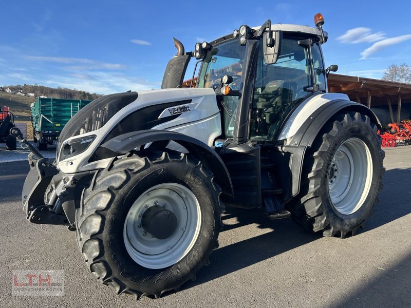 Traktor of the type Valtra T 254 Active, Gebrauchtmaschine in Gnas (Picture 1)