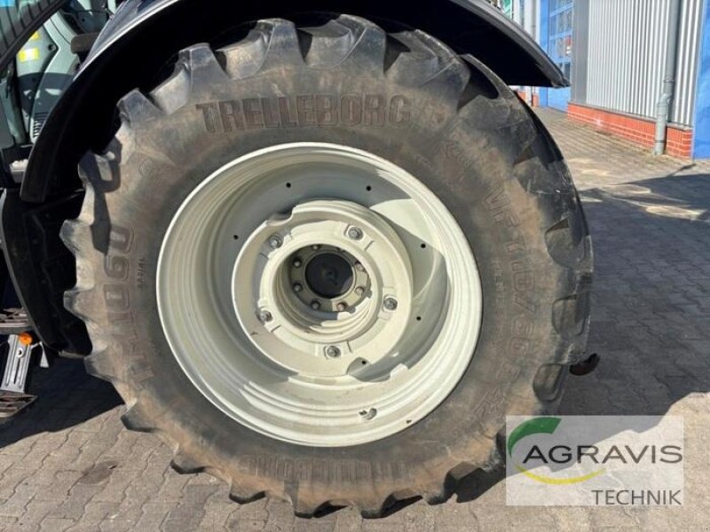 Traktor of the type Valtra T 254 V, Gebrauchtmaschine in Meppen (Picture 20)