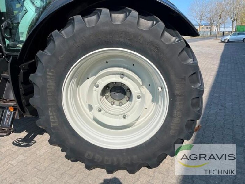 Traktor of the type Valtra T 254 V, Gebrauchtmaschine in Meppen (Picture 9)