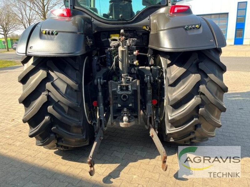 Traktor of the type Valtra T 254 V, Gebrauchtmaschine in Meppen (Picture 5)
