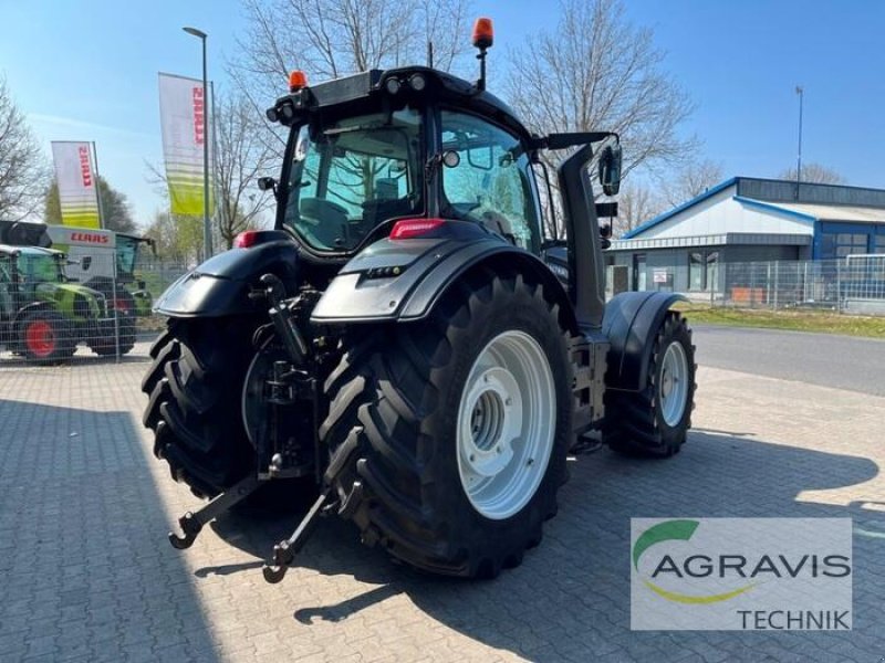 Traktor of the type Valtra T 254 V, Gebrauchtmaschine in Meppen (Picture 3)