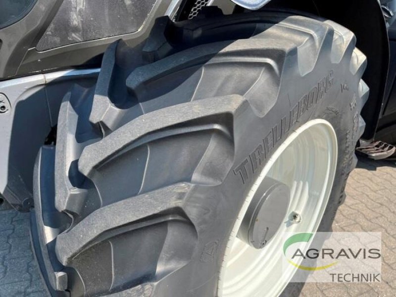 Traktor of the type Valtra T 254 V, Gebrauchtmaschine in Meppen (Picture 13)