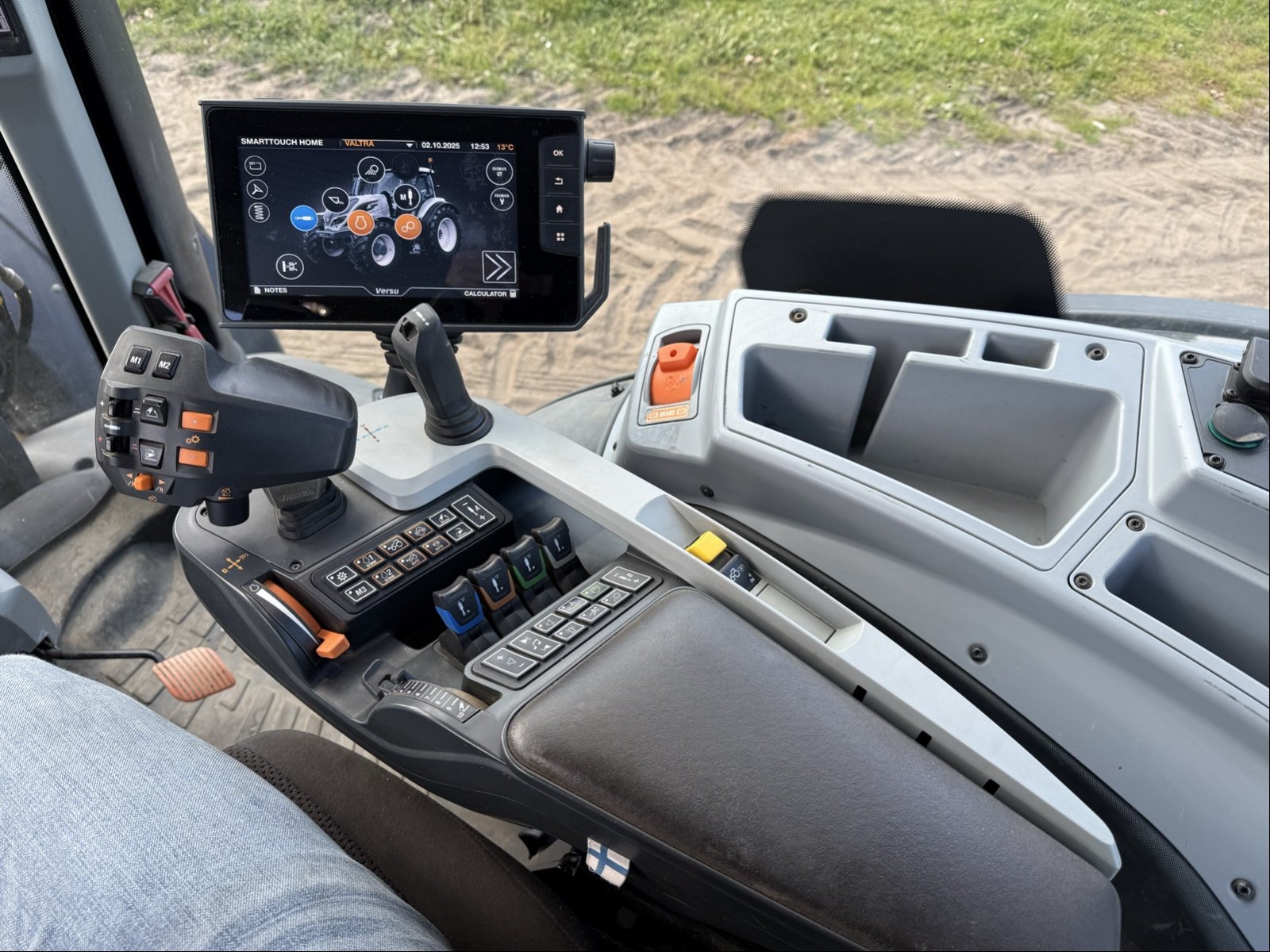 Traktor des Typs Valtra T 254 Versu, Gebrauchtmaschine in Bützow (Bild 4)