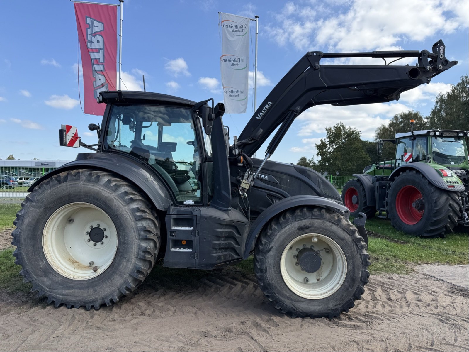 Traktor des Typs Valtra T 254 Versu, Gebrauchtmaschine in Bützow (Bild 13)