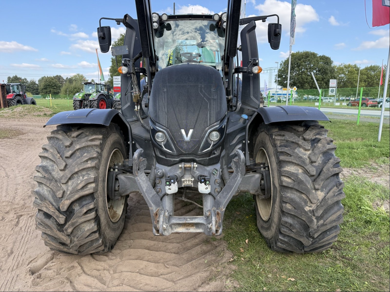 Traktor des Typs Valtra T 254 Versu, Gebrauchtmaschine in Bützow (Bild 14)