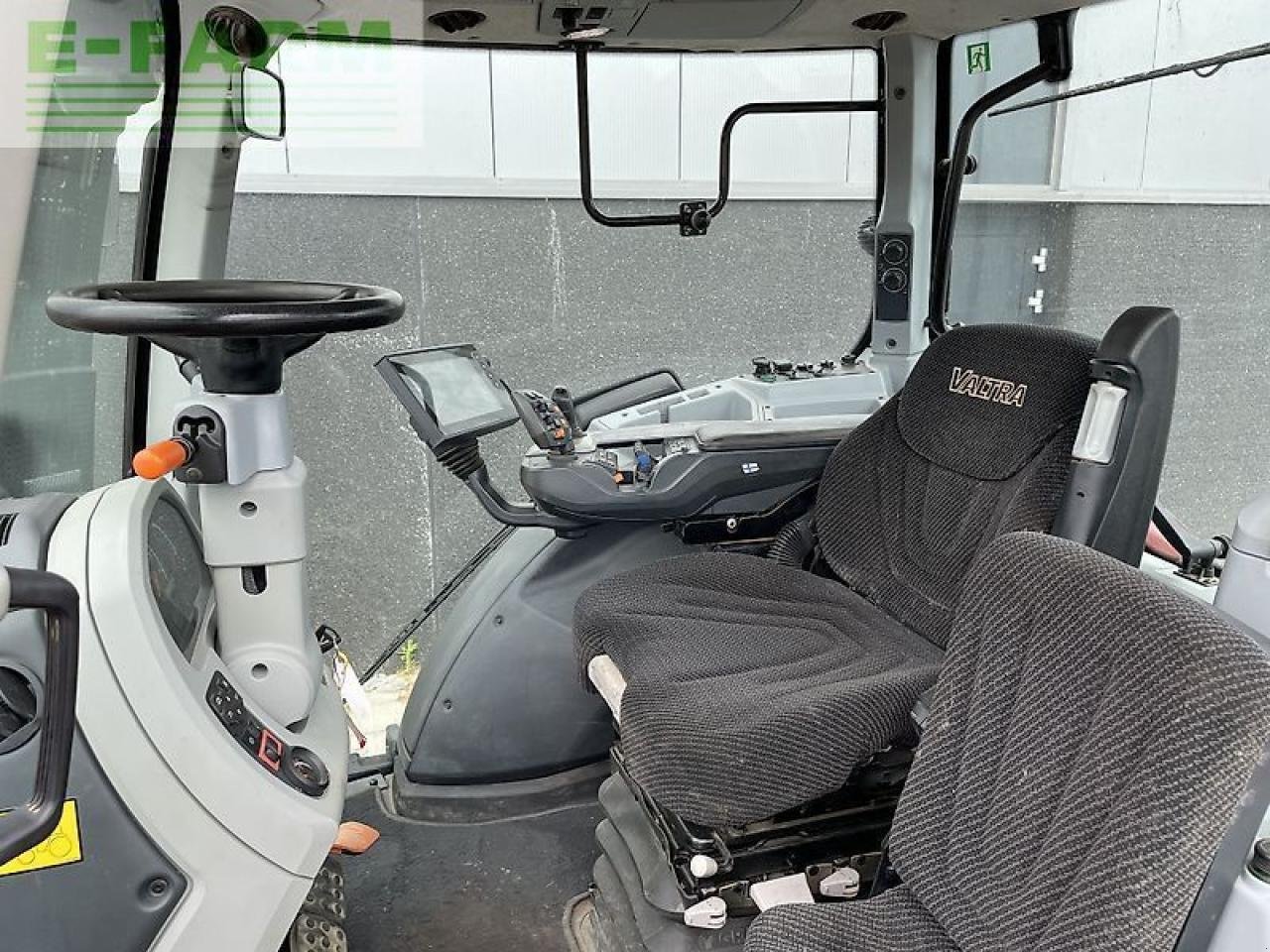 Traktor типа Valtra t 254, Gebrauchtmaschine в gg VEGHEL (Фотография 16)