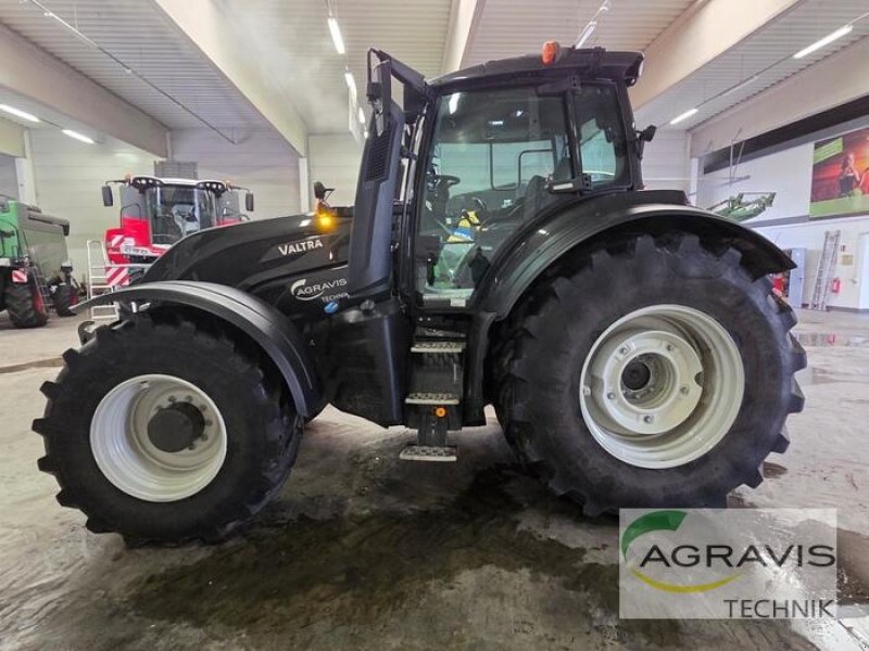 Traktor типа Valtra T 255 V 2A1, Gebrauchtmaschine в Calbe / Saale (Фотография 2)