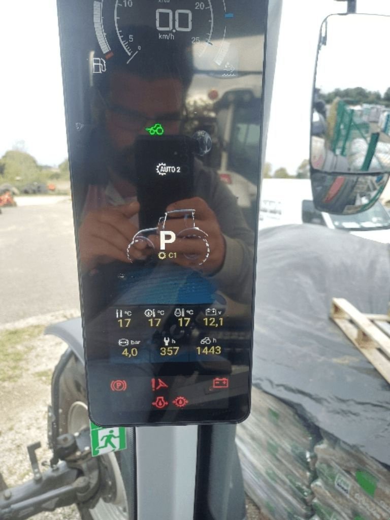 Traktor des Typs Valtra T 255 VERSU, Gebrauchtmaschine in LACAPELLE-MARIVAL (Bild 5)