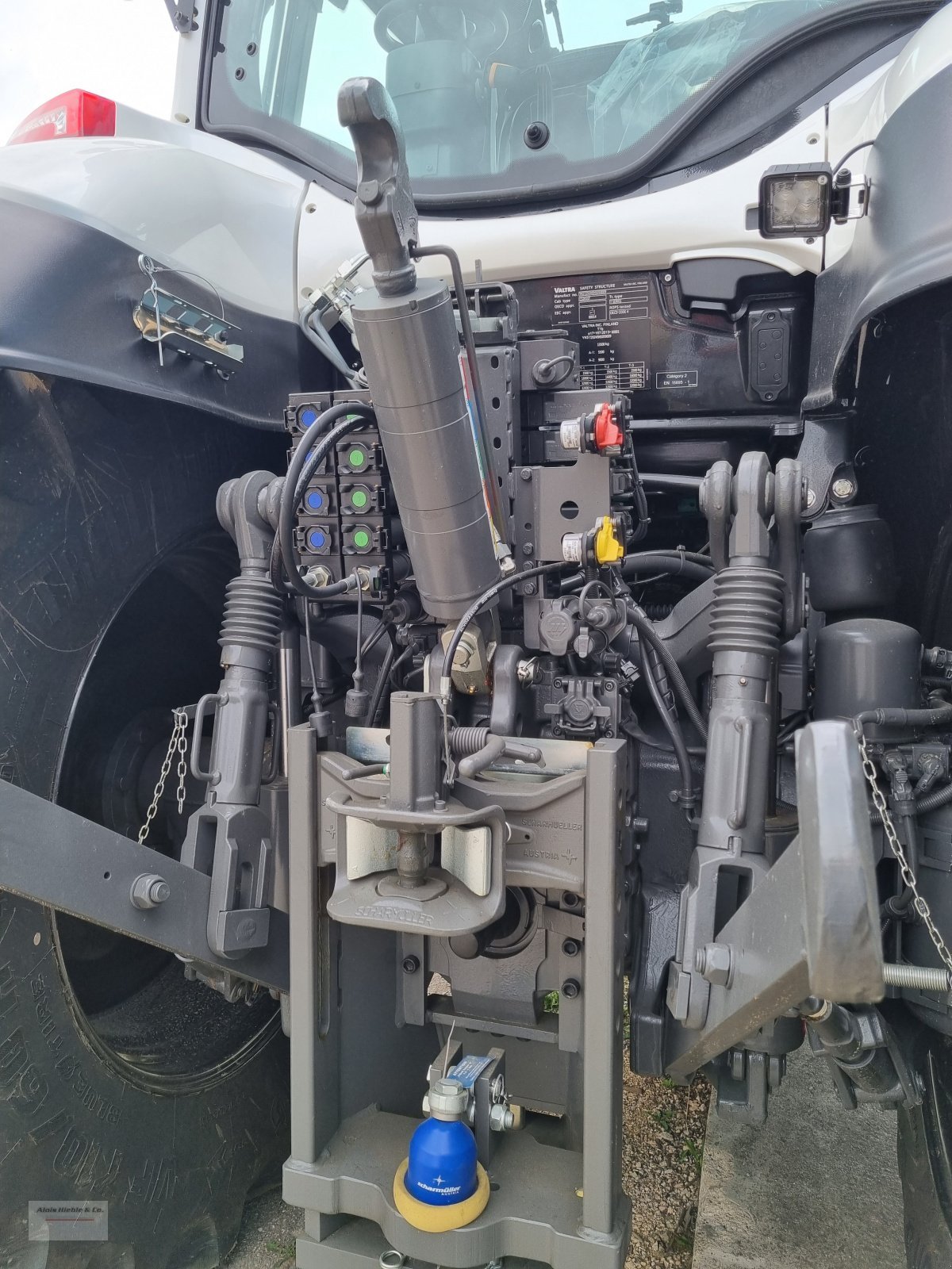 Traktor of the type Valtra T 255V RÜFA, Neumaschine in Tapfheim (Picture 19)