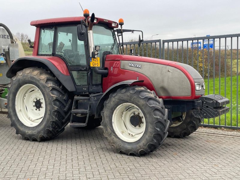 Traktor des Typs Valtra T120 tractor, Gebrauchtmaschine in Roermond