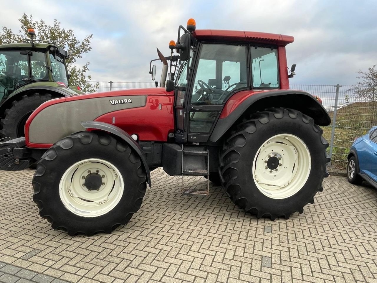 Traktor van het type Valtra T120 tractor, Gebrauchtmaschine in Roermond (Foto 4)