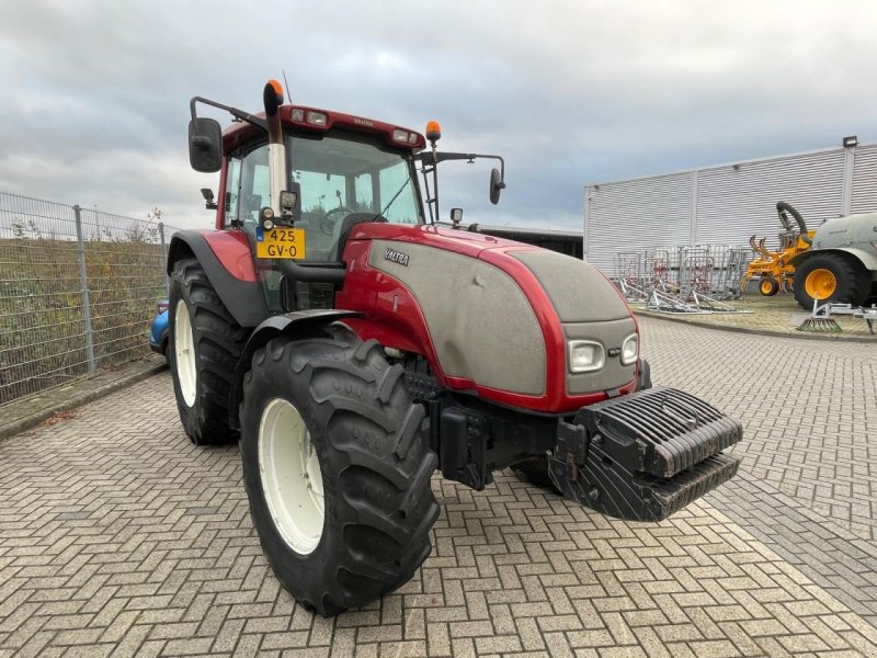 Traktor van het type Valtra T120 tractor, Gebrauchtmaschine in Roermond