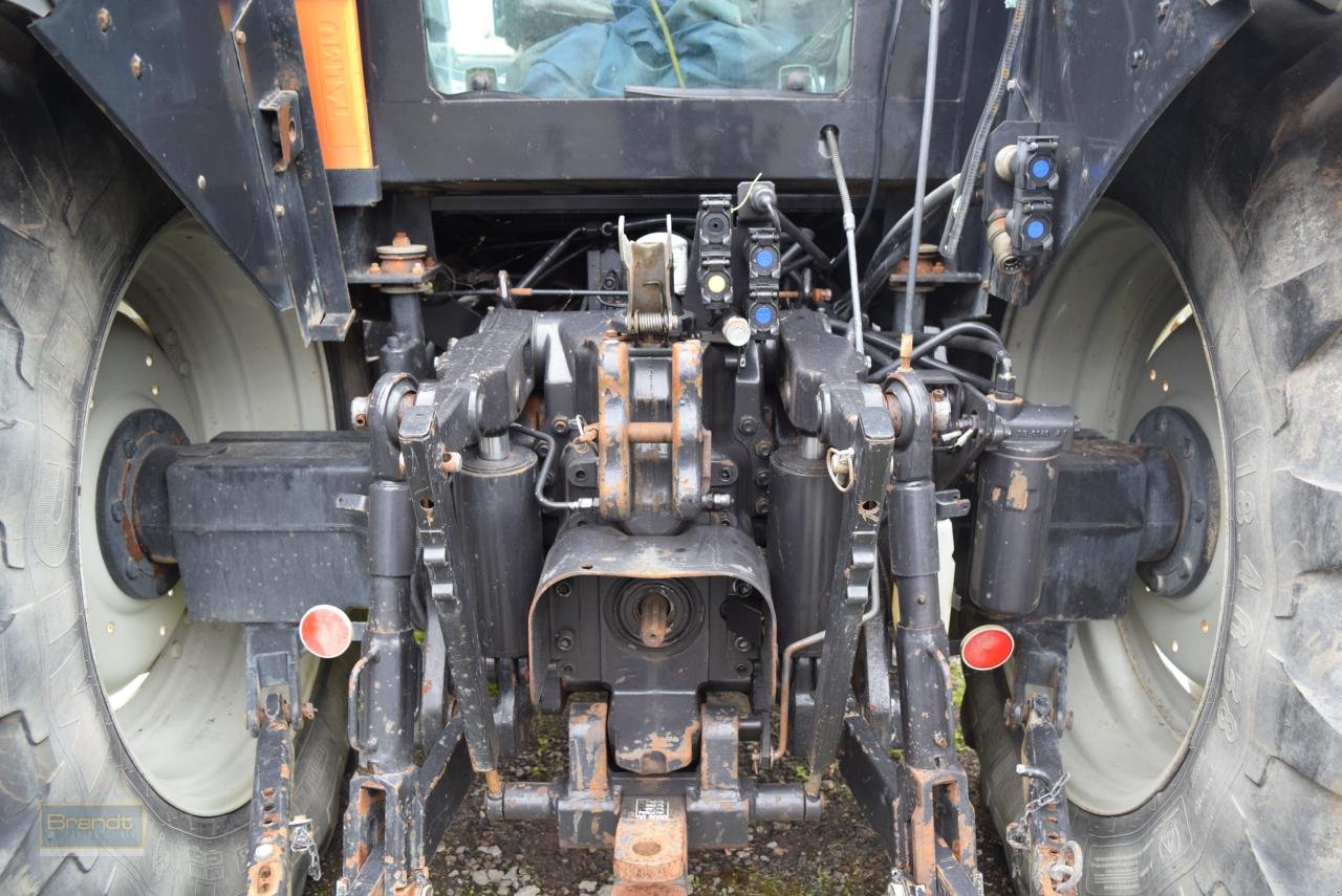 Traktor des Typs Valtra T120, Gebrauchtmaschine in Oyten (Bild 4)