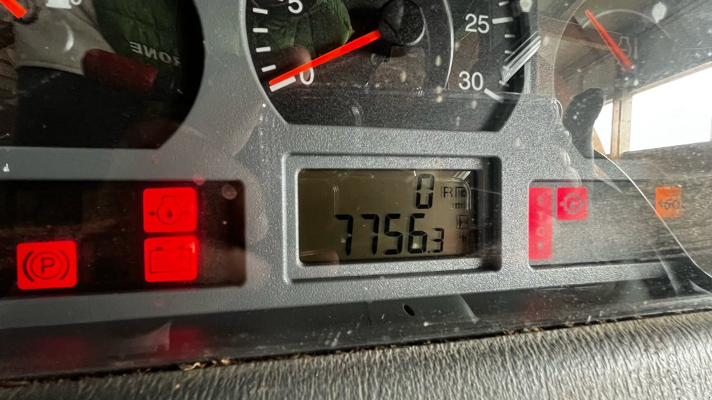 Traktor typu Valtra T120, Gebrauchtmaschine v Nasbinals (Obrázek 10)