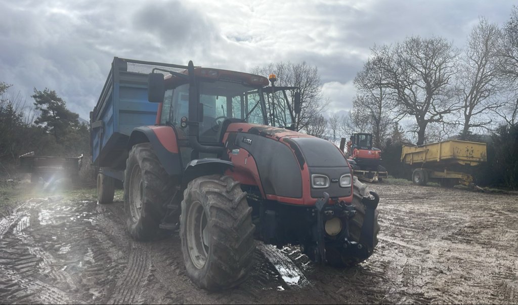 Traktor za tip Valtra T120, Gebrauchtmaschine u Millau (Slika 2)