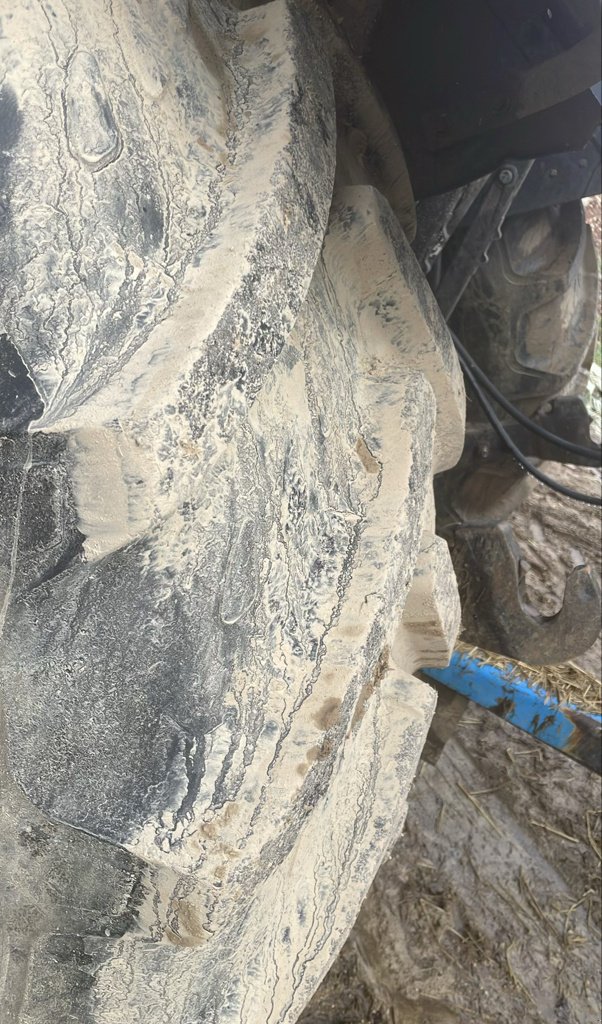 Traktor za tip Valtra T120, Gebrauchtmaschine u Millau (Slika 9)