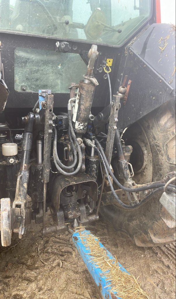 Traktor za tip Valtra T120, Gebrauchtmaschine u Millau (Slika 11)