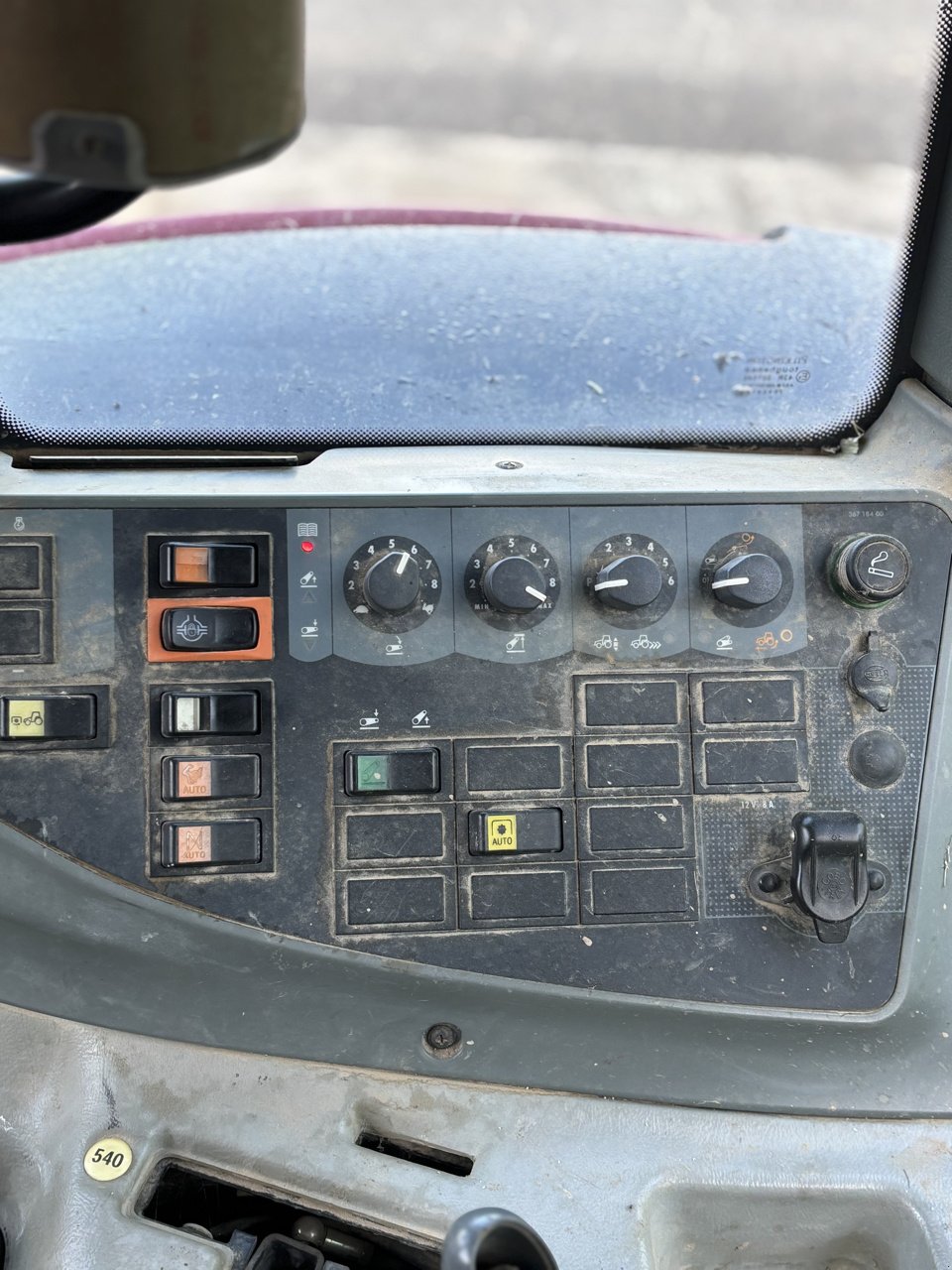 Traktor of the type Valtra T121 Hitech, Gebrauchtmaschine in SAINT JAMES (Picture 10)