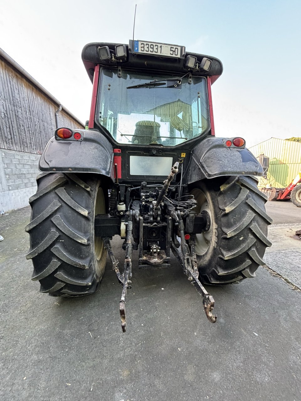 Traktor of the type Valtra T121 Hitech, Gebrauchtmaschine in SAINT JAMES (Picture 7)