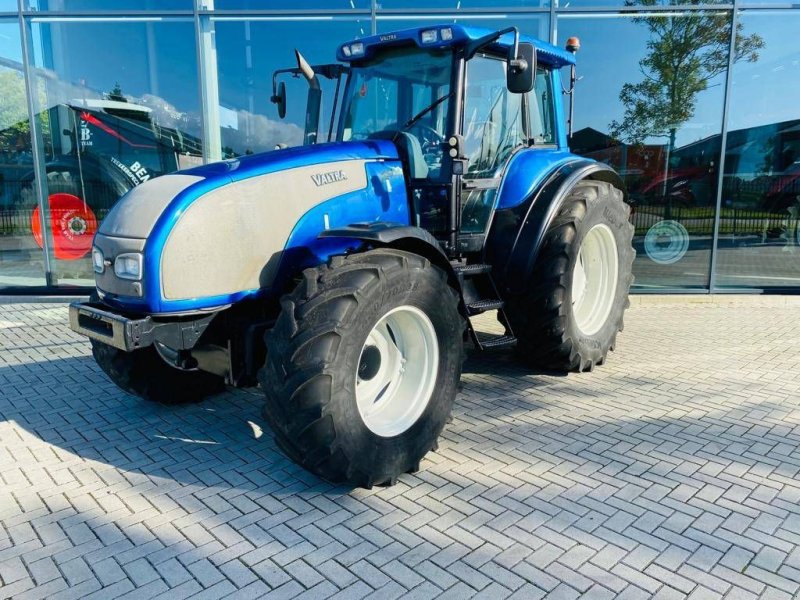 Traktor of the type Valtra T130 Hitech, Gebrauchtmaschine in Marknesse (Picture 1)