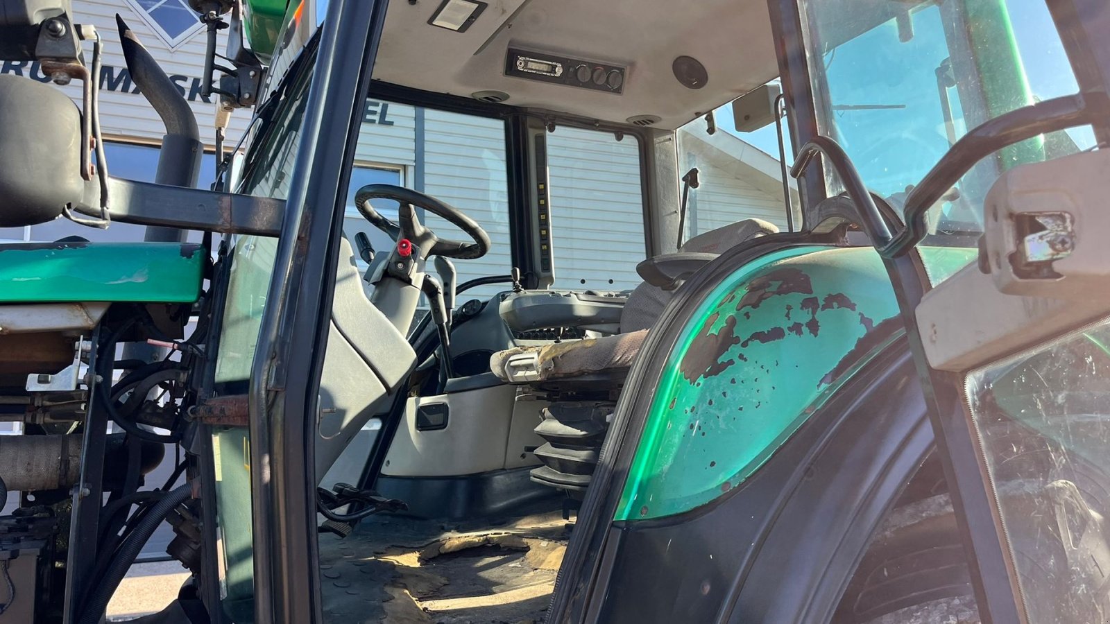 Traktor des Typs Valtra T130 med 3.5ton frontlift, Gebrauchtmaschine in Lintrup (Bild 8)