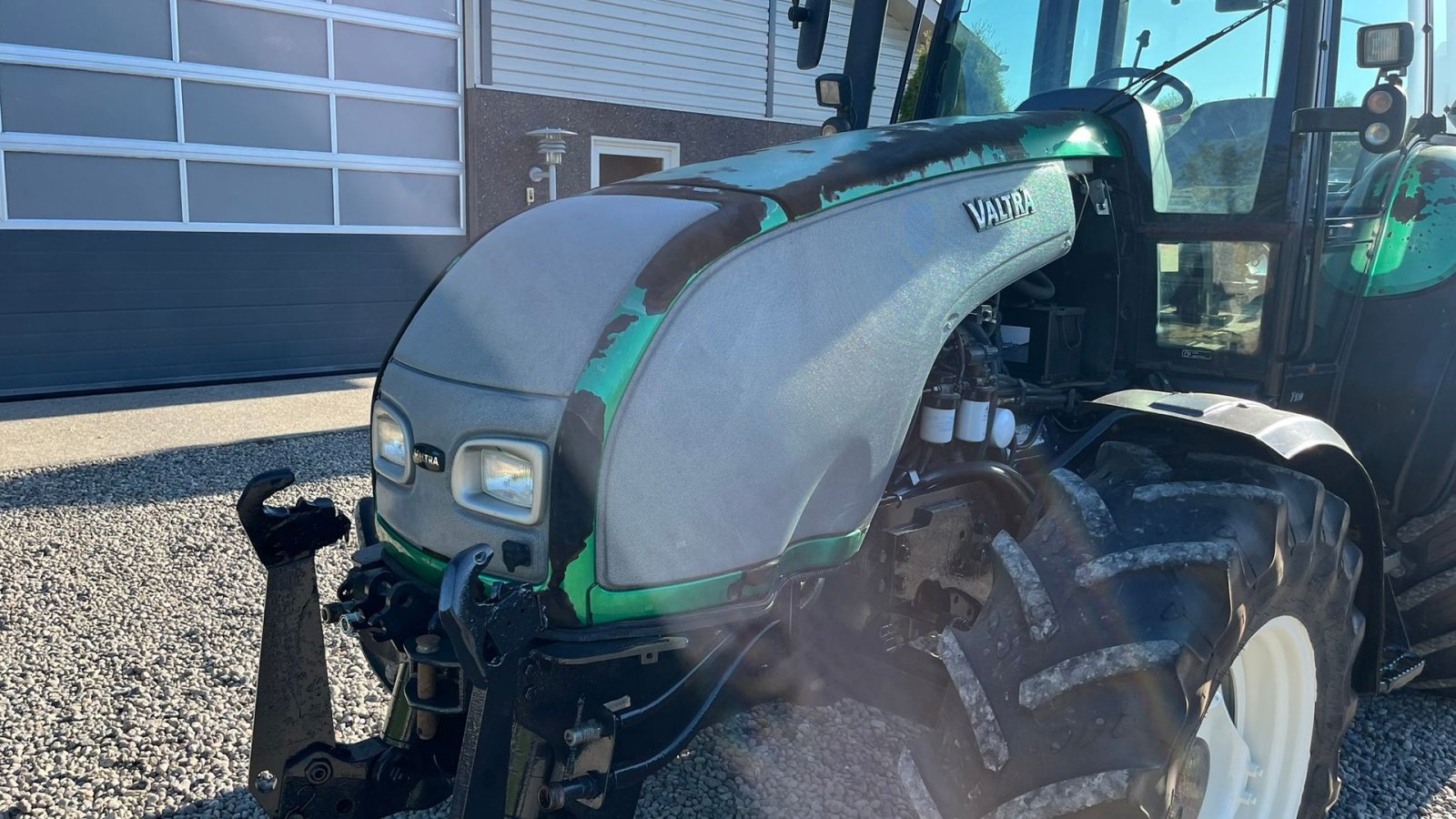 Traktor des Typs Valtra T130 med 3.5ton frontlift, Gebrauchtmaschine in Lintrup (Bild 4)