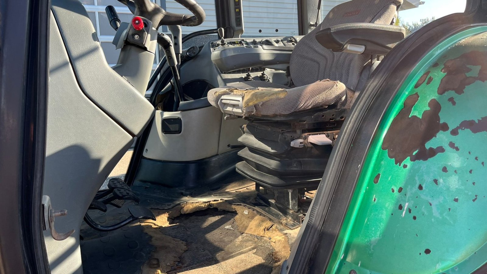 Traktor des Typs Valtra T130 med 3.5ton frontlift, Gebrauchtmaschine in Lintrup (Bild 9)