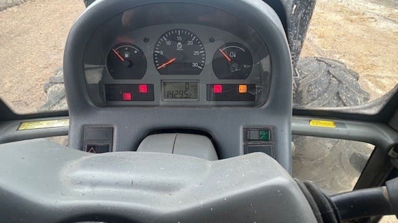 Traktor typu Valtra T130, Gebrauchtmaschine w Kjellerup (Zdjęcie 5)