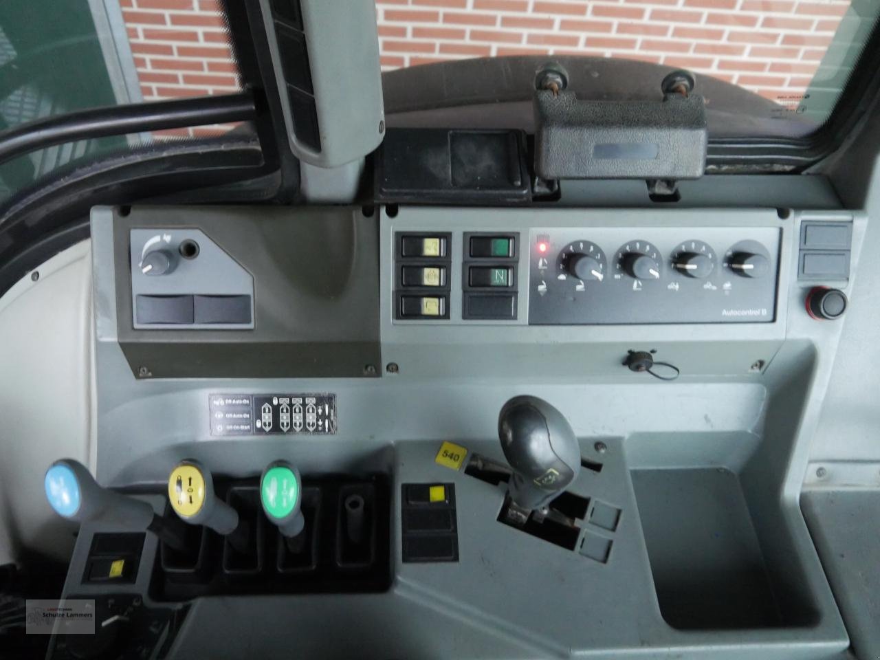 Traktor del tipo Valtra T130, Gebrauchtmaschine In Borken (Immagine 12)