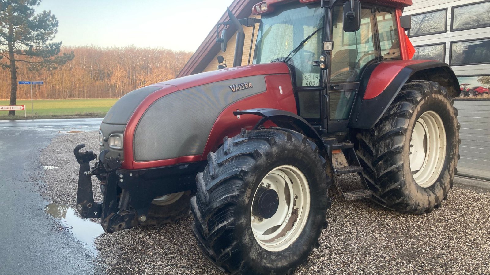 Traktor of the type Valtra T140, Gebrauchtmaschine in Store Heddinge (Picture 1)