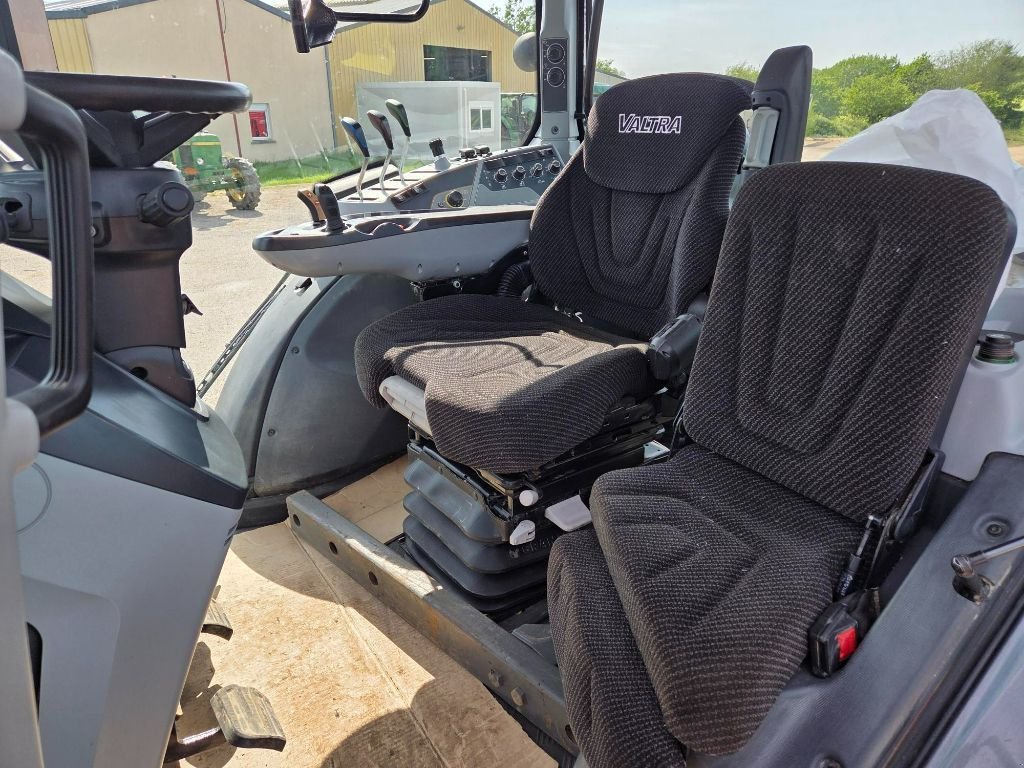 Traktor от тип Valtra T145 ACTIVE, Gebrauchtmaschine в ATHIS (Снимка 7)